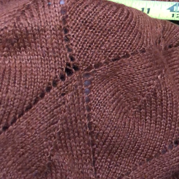 Cropped V Neck Puffy Belled Sleeve - Picture 7 of 12